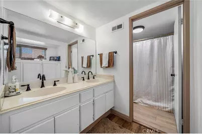 2883 Hollow Glen Circle, Rialto, CA 92376 - Photo 13