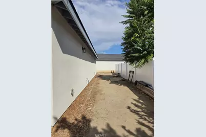 419 W Devonshire Avenue, Hemet, CA 92543 - Photo 33