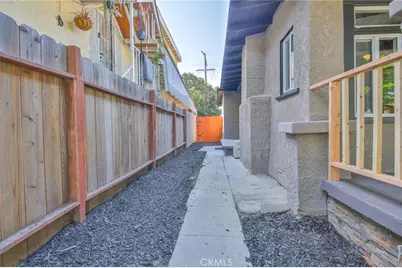 1650 W 38th Place, Los Angeles, CA 90062 - Photo 29