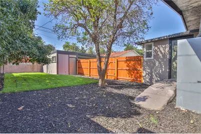 1650 W 38th Place, Los Angeles, CA 90062 - Photo 31