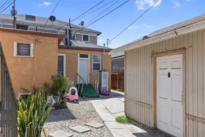 915 E 23rd Street, Los Angeles, CA 90011 - Photo 15