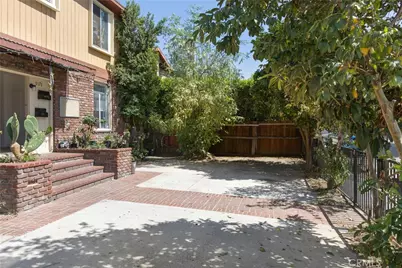 915 E 23rd Street, Los Angeles, CA 90011 - Photo 3