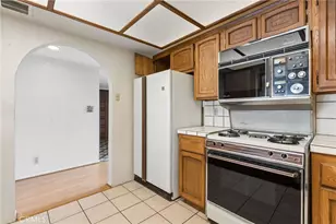 2431 Claremont, Los Angeles, CA 90027 - Photo 21