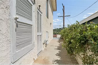 2431 Claremont, Los Angeles, CA 90027 - Photo 61