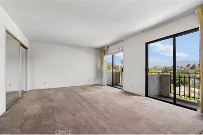 2431 Claremont, Los Angeles, CA 90027 - Photo 49