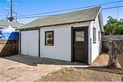 136 W 43rd Place, Los Angeles, CA 90037 - Photo 35