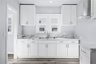 136 W 43rd Pl, Los Angeles, CA 90037 - Photo 9