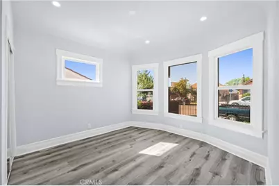 136 W 43rd Place, Los Angeles, CA 90037 - Photo 15