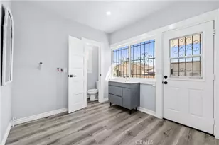 136 W 43rd Pl, Los Angeles, CA 90037 - Photo 27