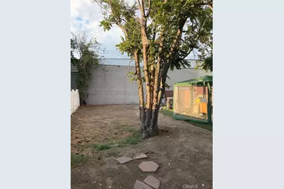 114 E Court, San Bernardino, CA 92410 - Photo 7