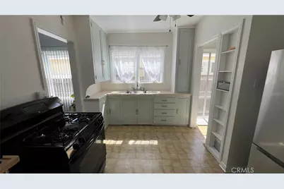 1127 Calzona, Los Angeles, CA 90023 - Photo 7