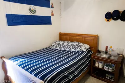 650 W 107th Street, Los Angeles, CA 90044 - Photo 9
