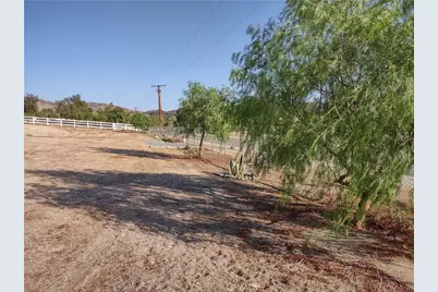 22060 Caballeros, Nuevo, CA 92567 - Photo 13