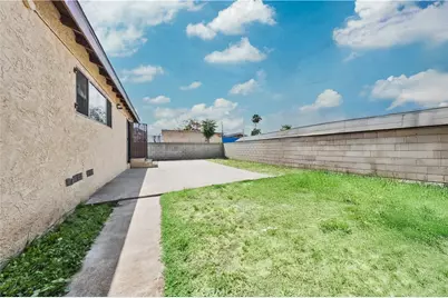 915 E 41st, Los Angeles, CA 90011 - Photo 9