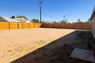 8669 S Loop Blvd, California City, CA 93505 - Photo 9