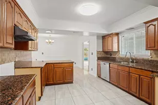 901 Val Vista, Pomona, CA 91768 - Photo 11