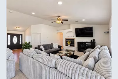 15616 Winnebago, Apple Valley, CA 92307 - Photo 9