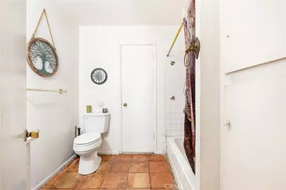 13944 Brightwell Avenue, Paramount, CA 90723 - Photo 11