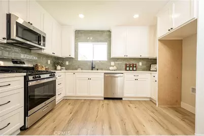 12126 Ainsworth St, Los Angeles, CA 90044 - Photo 9