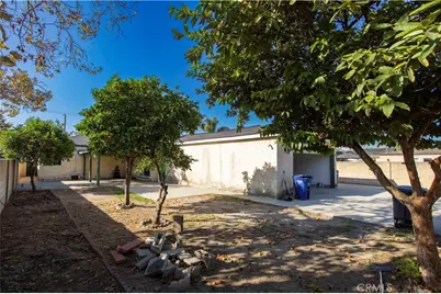 11891 Centralia, Lakewood, CA 90715 - Photo 9