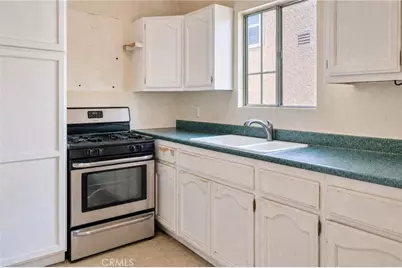 8437 San Vincente, South Gate, CA 90280 - Photo 11