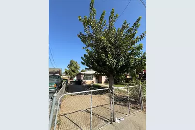 1605 Madison, Bakersfield, CA 93307 - Photo 11