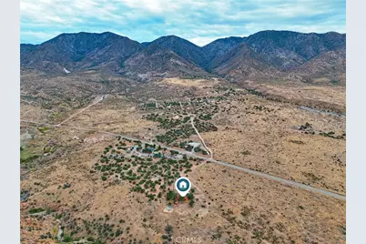 29310 Devils Punch Bowl, Juniper Hills, CA 93553 - Photo 23