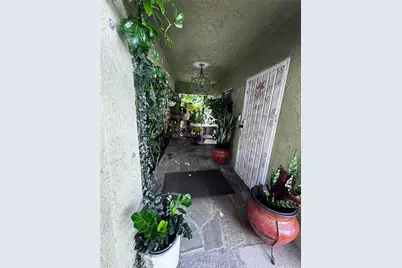 1653 W 68th, Los Angeles, CA 90047 - Photo 9