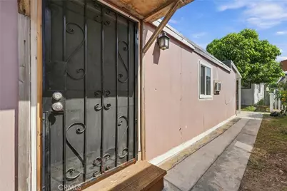 12265 Woodruff #42, Downey, CA 90241 - Photo 17