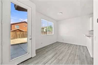 14368 Honeyhill St, Victorville, CA 92394 - Photo 7