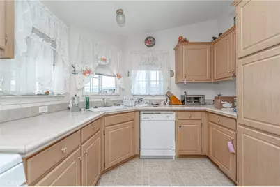 10001 W Frontage #113, South Gate, CA 90280 - Photo 15