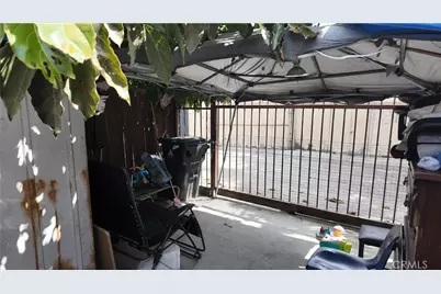 9534 Hickory, Los Angeles, CA 90002 - Photo 23