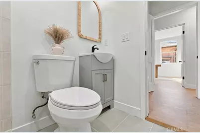 2435 Gale Ave, Long Beach, CA 90810 - Photo 31