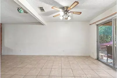 13785 Deauville, Victorville, CA 92395 - Photo 11