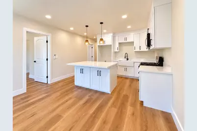 2128 N Bristol, Santa Ana, CA 92706 - Photo 5