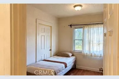 4267 Menlo, Los Angeles, CA 90037 - Photo 5