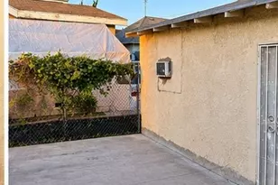 4267 Menlo, Los Angeles, CA 90037 - Photo 3