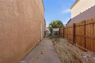 1914 Apricot, Palmdale, CA 93550 - Photo 27