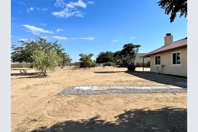 13377 Paramount Road, Phelan, CA 92371 - Photo 31