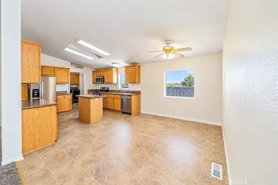 22241 Nisqually Road #77, Apple Valley, CA 92308 - Photo 9