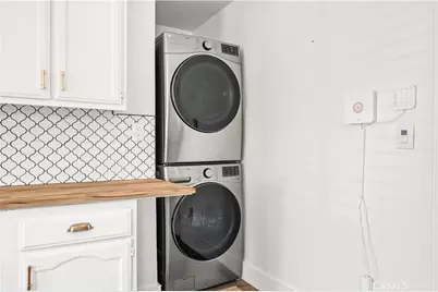 607 W 111th Place, Los Angeles, CA 90044 - Photo 21