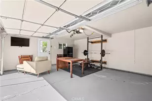 607 W 111th Pl, Los Angeles, CA 90044 - Photo 17
