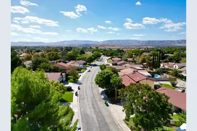 42944 Beau Ville Court, Lancaster, CA 93536 - Photo 3