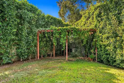 4233 W 25th Street, Los Angeles, CA 90018 - Photo 53