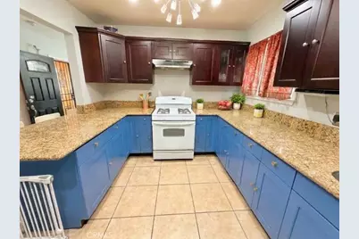 1901 W 64th Street, Los Angeles, CA 90047 - Photo 17
