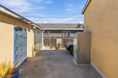 1345 W 89th, Los Angeles, CA 90044 - Photo 19