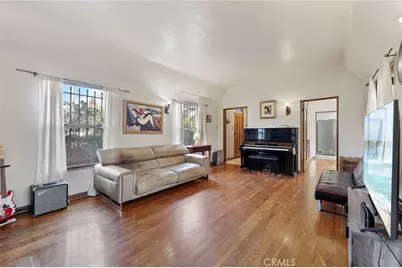 2020 S Gramercy, Los Angeles, CA 90018 - Photo 11