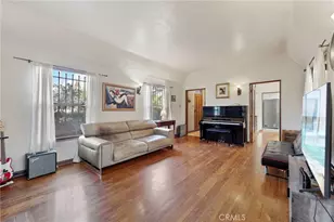 2020 S Gramercy, Los Angeles, CA 90018 - Photo 11