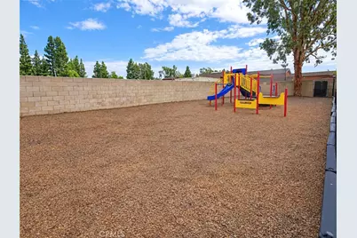 182 W Walnut #B, Rialto, CA 92376 - Photo 23