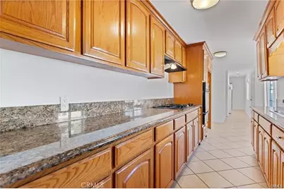 10031 San Antonio, South Gate, CA 90280 - Photo 7